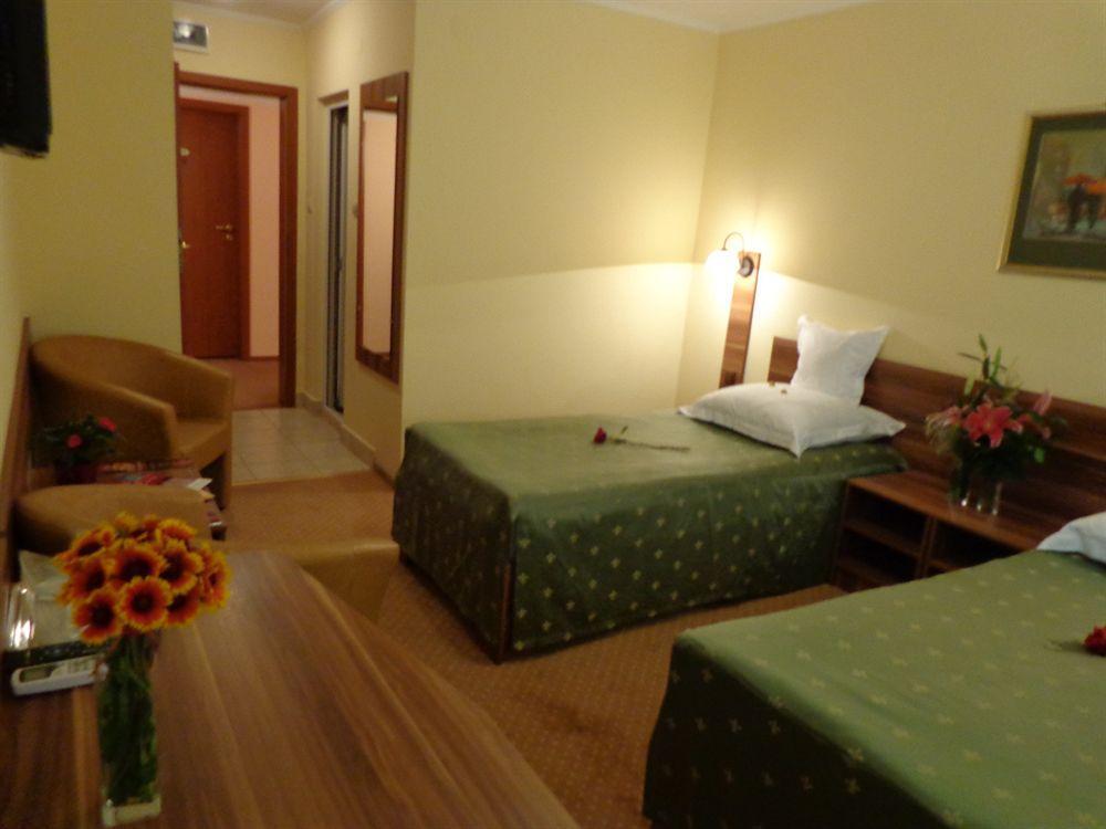 Hotel Lyra Nagyvárad Kültér fotó