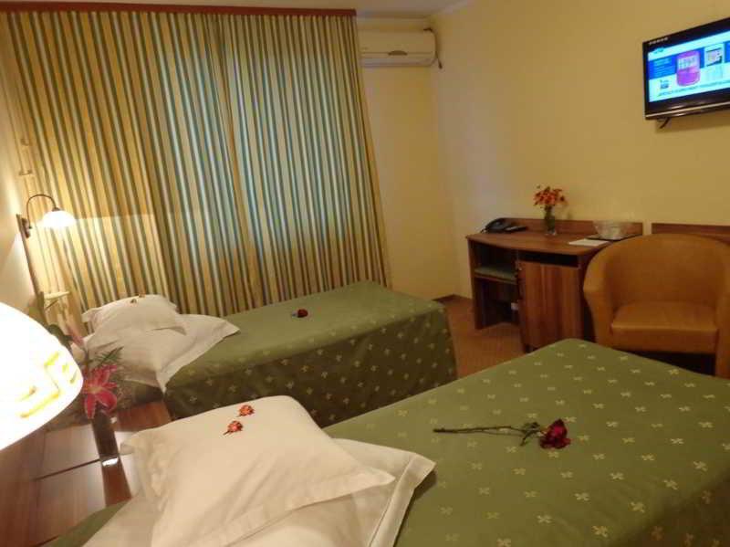 Hotel Lyra Nagyvárad Kültér fotó