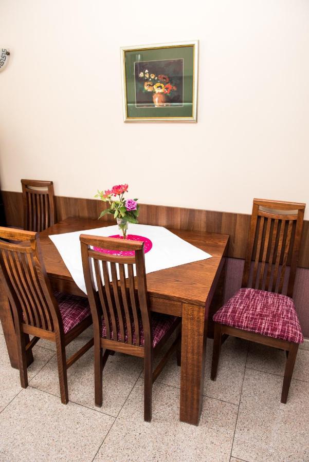 Hotel Lyra Nagyvárad Kültér fotó